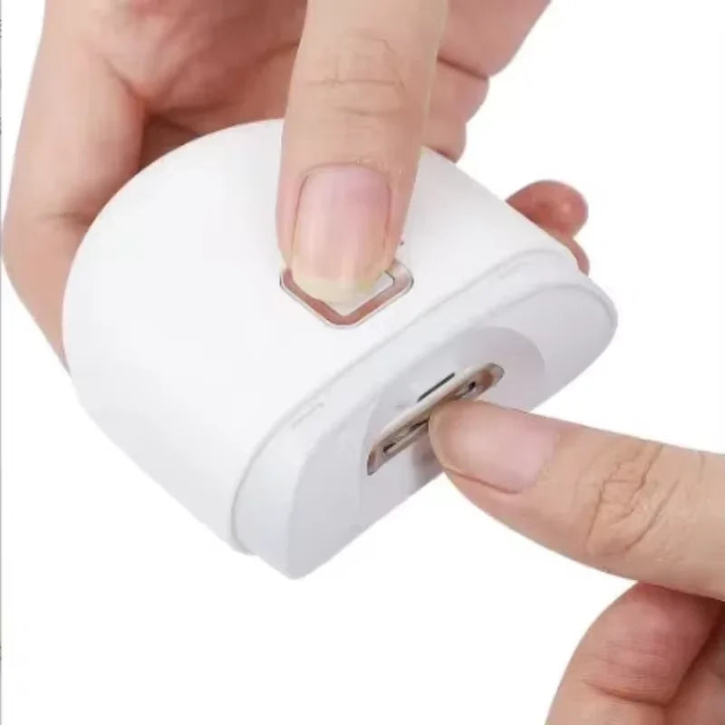 Nail Clipper features close-up